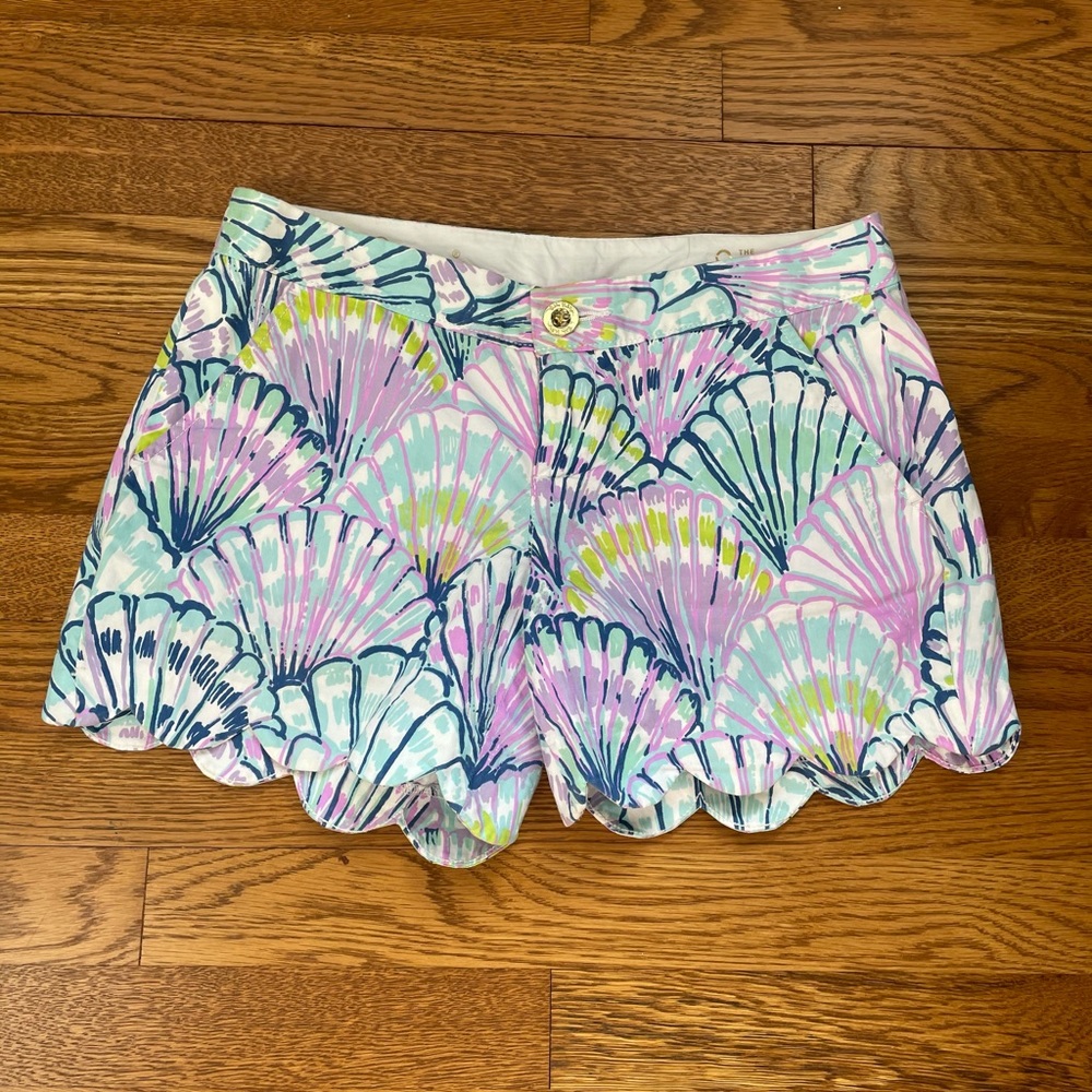 Lilly Pulitzer The Buttercup Shorts with Scalloped Hem